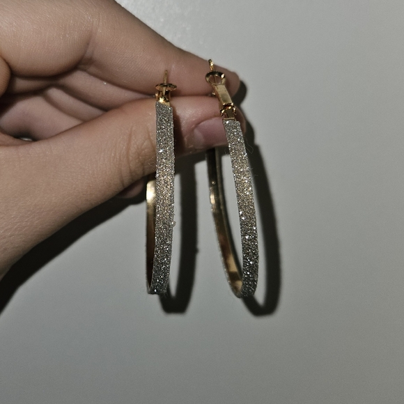4 pairs of earrings - Picture 1 of 7
